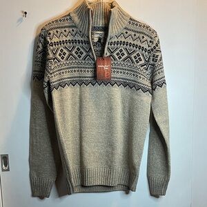 NWT•Triple Five Soul Beige and Black Zip-Up Sweater